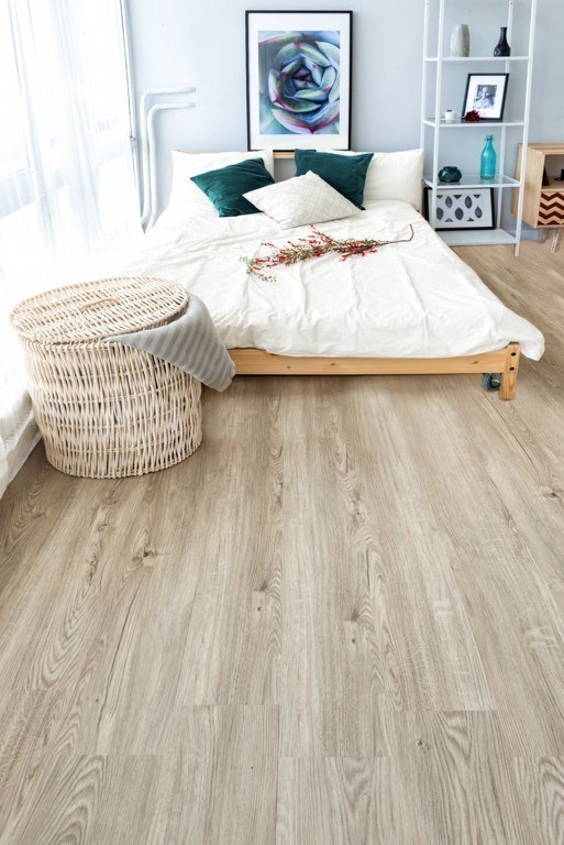 Кварцвиниловая плитка Alpine Floor замковая Sequoia LVT Серая ECO 6-5 1219,2×184,2×3,2 фото в интерьере Кварцвиниловая плитка Alpine Floor замковая Sequoia LVT Серая ECO 6-5 1219,2×184,2×3,2 фото в интерьере