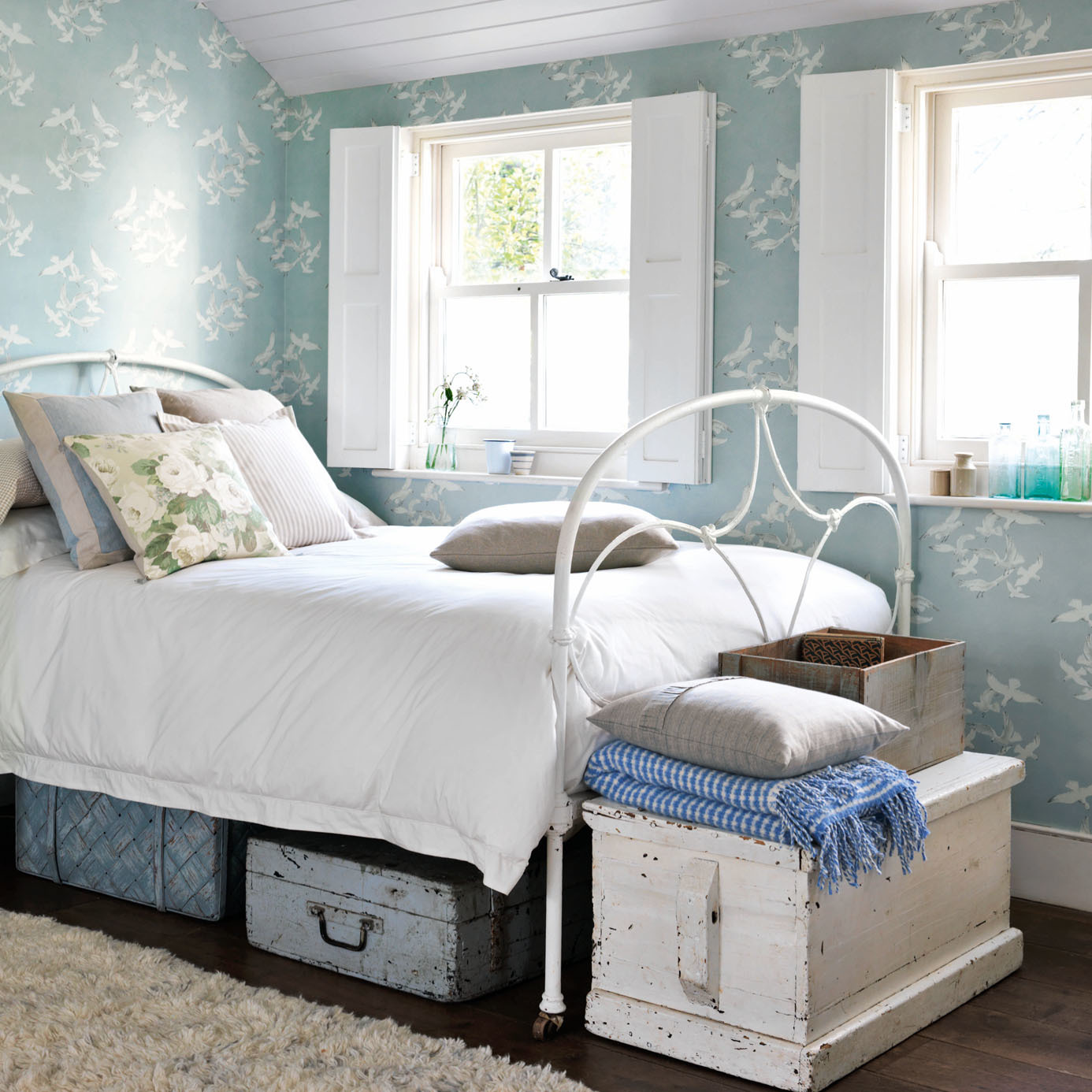 Обои Sanderson One Sixty Seagulls Blue 214585 фото в интерьере