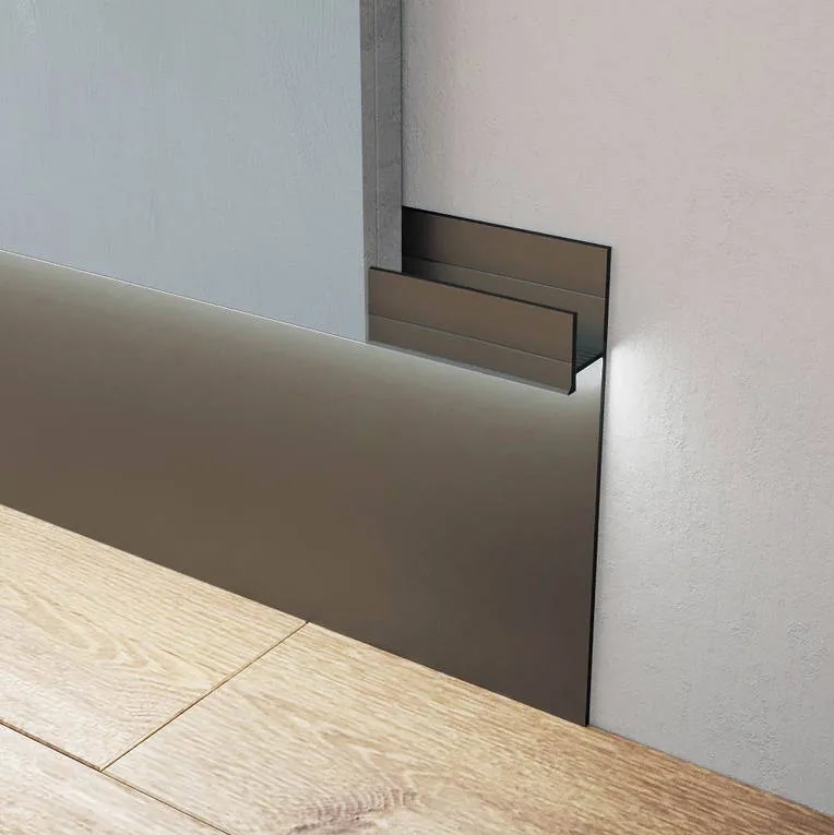 Плинтус алюминиевый скрытый с подсветкой Ликорн C-02.2.3 черный 2050×105×13,3 Плинтус алюминиевый скрытый с подсветкой Ликорн C-02.2.3 черный 2050×105×13,3