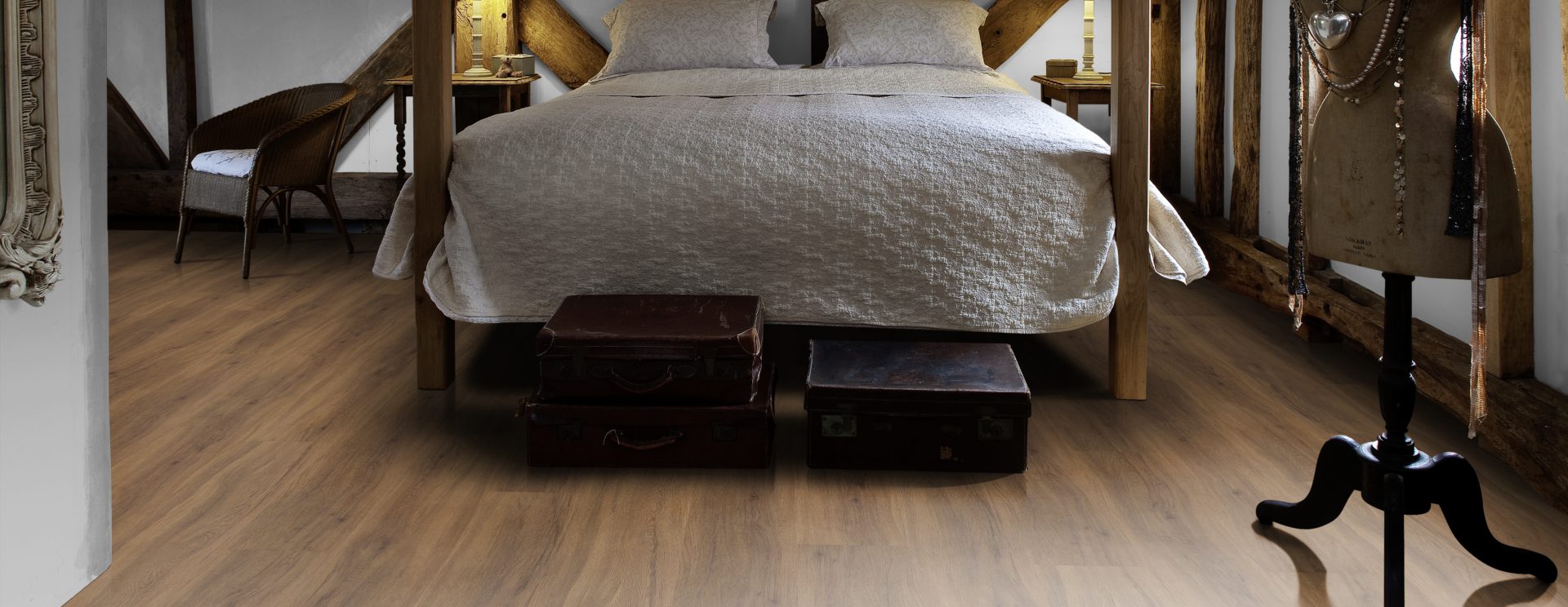 Кварцвиниловый SPC ламинат Kahrs Luxury Tiles Click 5 mm Redwood CLW 172 1210×172×5 фото в интерьере Кварцвиниловый SPC ламинат Kahrs Luxury Tiles Click 5 mm Redwood CLW 172 1210×172×5 фото в интерьере