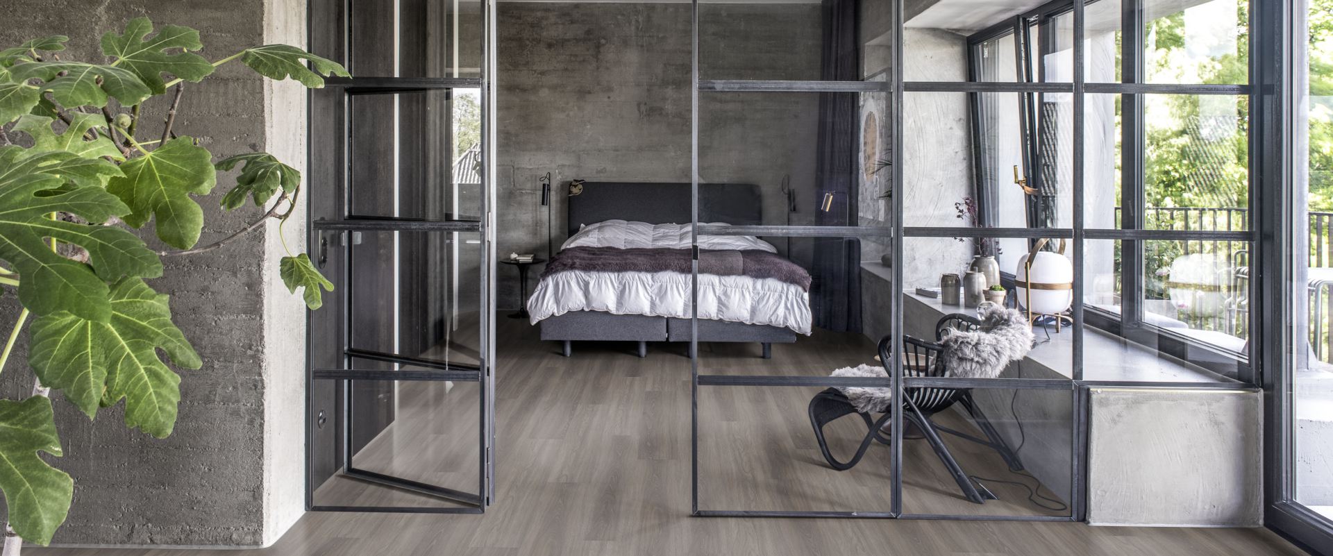 Кварцвиниловый SPC ламинат Kahrs Luxury Tiles Click 5 mm Wentwood CLW 172 1210×172×5 фото в интерьере Кварцвиниловый SPC ламинат Kahrs Luxury Tiles Click 5 mm Wentwood CLW 172 1210×172×5 фото в интерьере