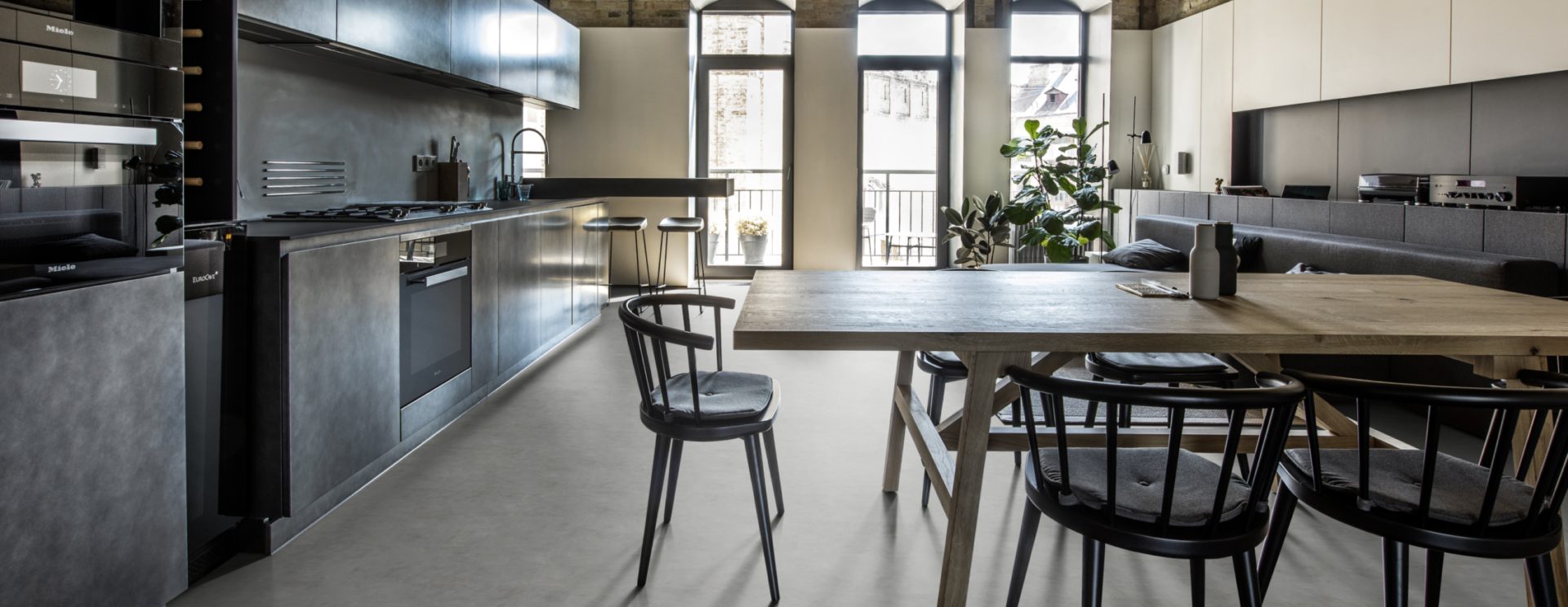 Кварцвиниловый SPC ламинат Kahrs Luxury Tiles Click 5 mm Makalu CLS 300 600×300×5 фото в интерьере Кварцвиниловый SPC ламинат Kahrs Luxury Tiles Click 5 mm Makalu CLS 300 600×300×5 фото в интерьере