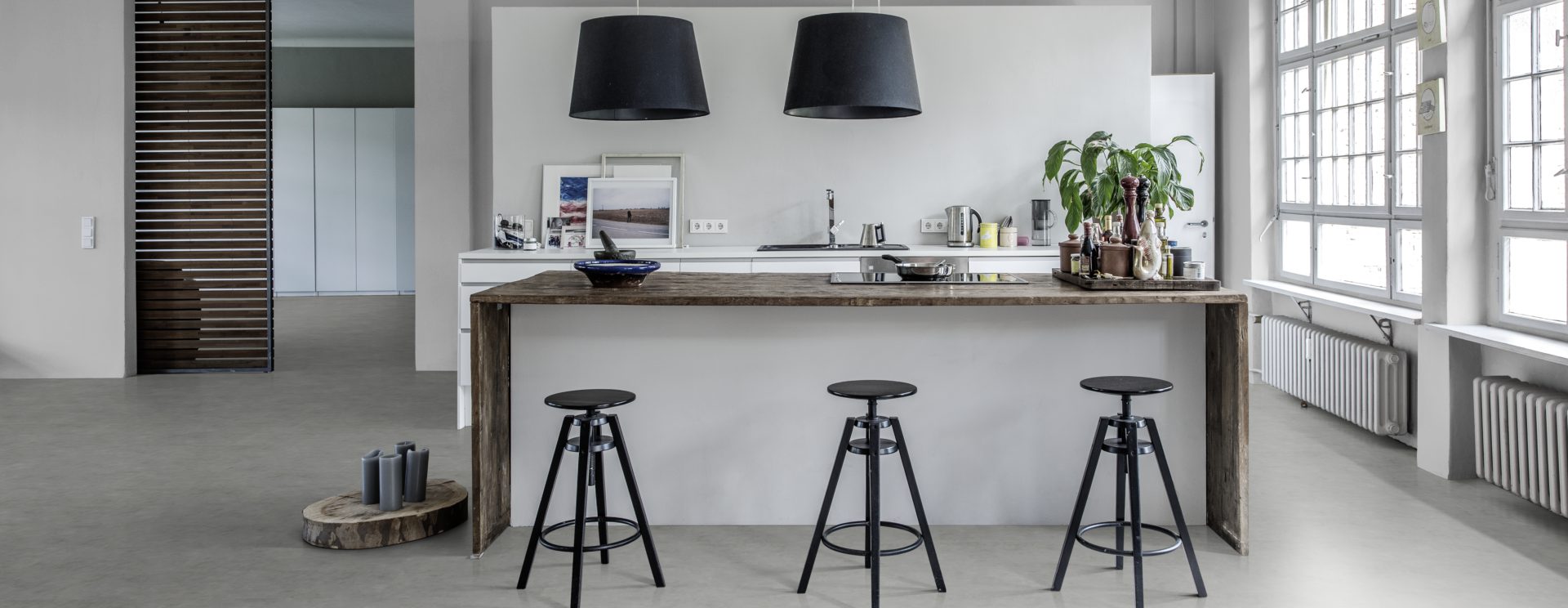 Кварцвиниловый SPC ламинат Kahrs Luxury Tiles Click 5 mm Makalu CLS 300 600×300×5 фото в интерьере Кварцвиниловый SPC ламинат Kahrs Luxury Tiles Click 5 mm Makalu CLS 300 600×300×5 фото в интерьере