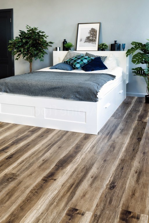 Кварцвиниловая плитка Alpine Floor клеевая Ultra Орех Светлый ECO 5-12 1219,2×184,15×2 фото в интерьере