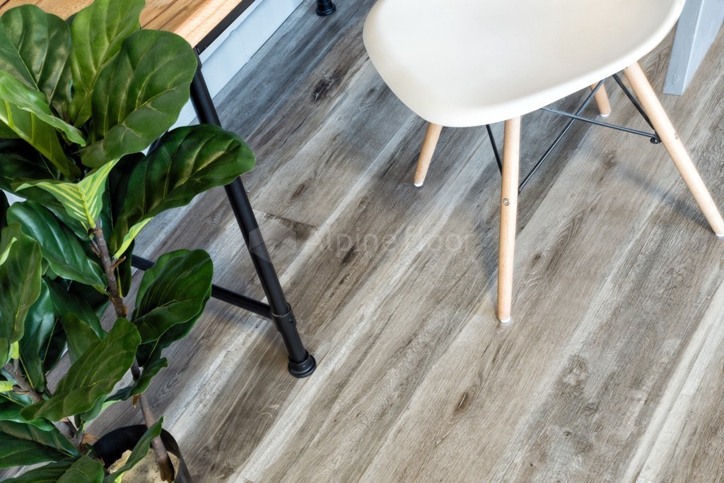 Кварцвиниловая плитка Alpine Floor клеевая Ultra Дуб Лесной ECO 5-18 1219,2×184,15×2 фото в интерьере