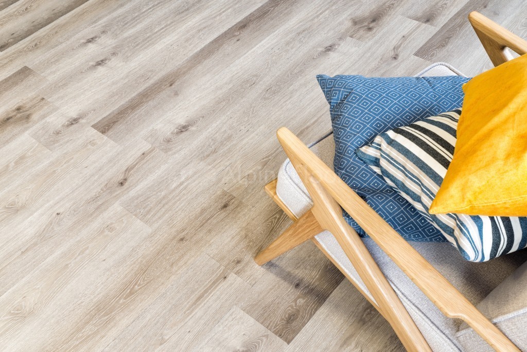Кварцвиниловая плитка Alpine Floor клеевая Ultra Клен Насыщенный ECO 5-20 1219,2×184,15×2 фото в интерьере