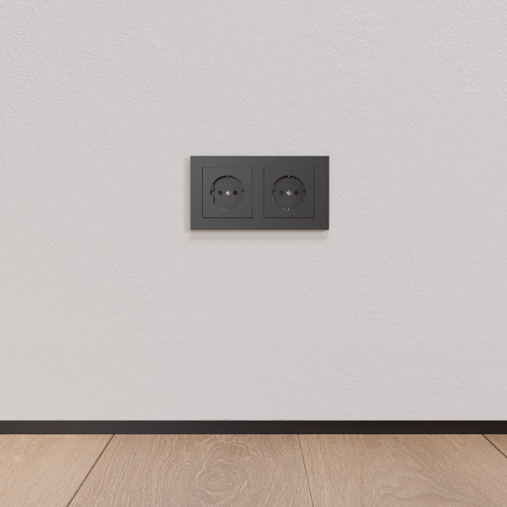 Плинтус алюминиевый теневой Ликорн C-08.2.3 черный с подсветкой 2050×60×13,3 Плинтус алюминиевый теневой Ликорн C-08.2.3 черный с подсветкой 2050×60×13,3