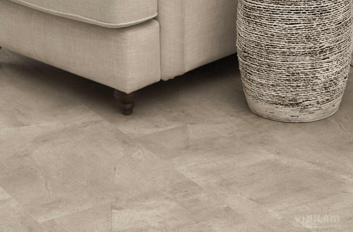 Кварцвиниловая плитка Vinilam клеевая Ceramo Stone Glue Бетонная смесь 61603 950×480×2,5 фото в интерьере