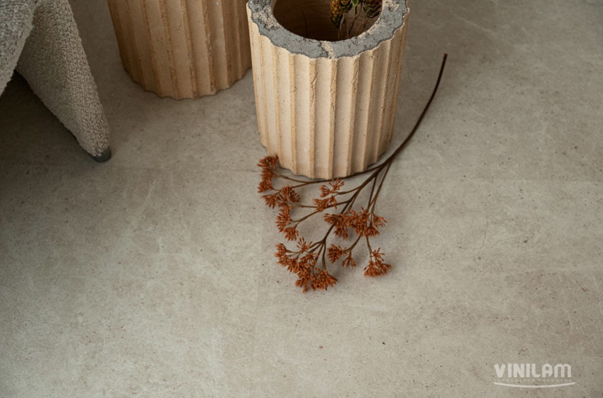 Кварцвиниловая плитка Vinilam клеевая Ceramo Stone Glue Тихая Бухта 71612 950×475×2,5 фото в интерьере