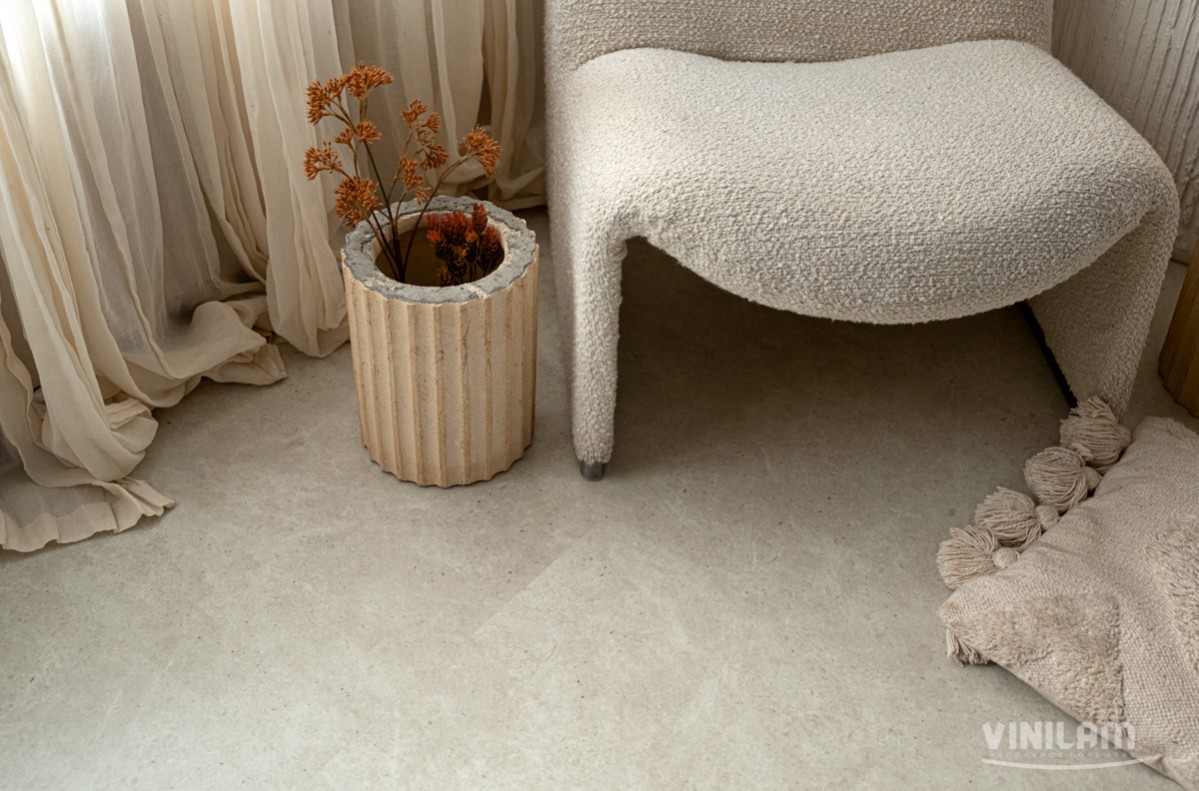 Кварцвиниловая плитка Vinilam клеевая Ceramo Stone Glue Тихая Бухта 71612 950×475×2,5 фото в интерьере