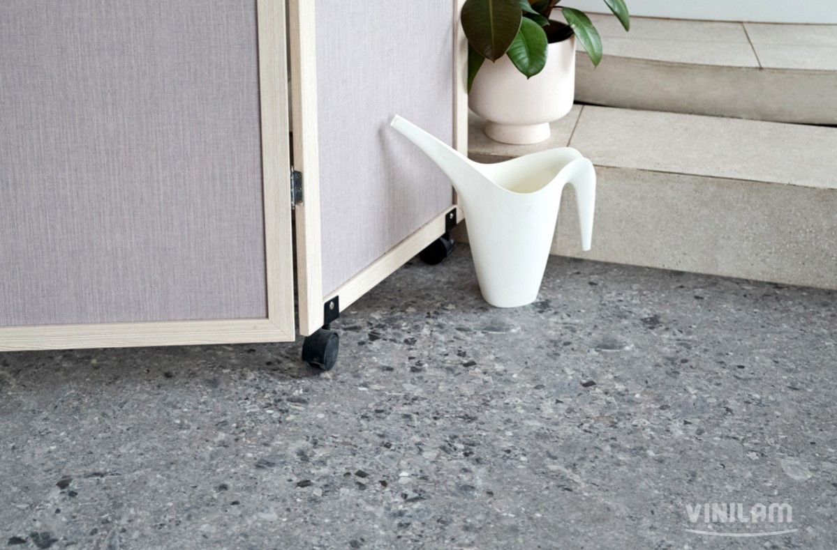 Кварцвиниловая плитка Vinilam клеевая Ceramo Stone Glue Терраццо 71613 950×475×2,5 фото в интерьере