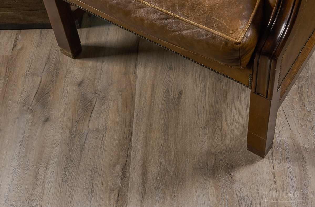 Кварцвиниловая плитка Vinilam клеевая Ceramo XXL Glue Дуб Женева 8870-EIR 1528×233×2,5 фото в интерьере