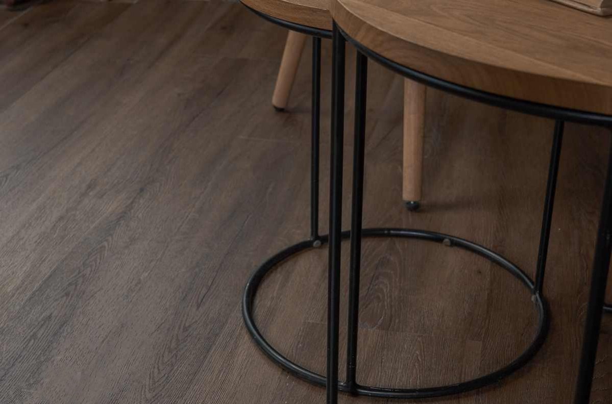 Кварцвиниловая плитка Vinilam клеевая Ceramo XXL Glue Дуб Берн 8885-EIR 1528×233×2,5 фото в интерьере