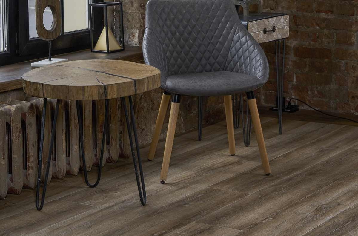 Кварцвиниловая плитка Vinilam клеевая Ceramo XXL Glue Дуб Биль 8895-EIR 1528×233×2,5 фото в интерьере