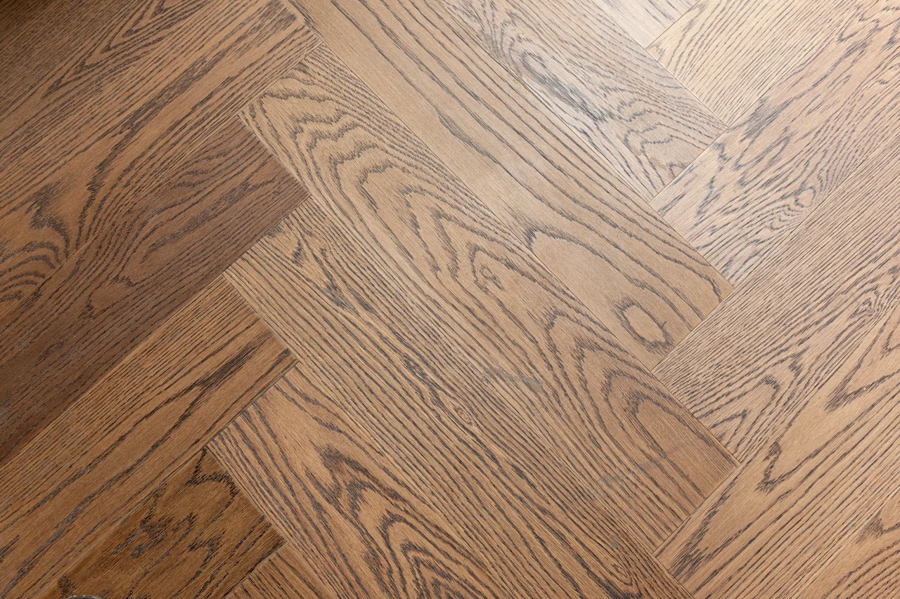 Композитная паркетная доска Quartz Parquet Елка Дуб рустикальный 33-410 венгерская елка 635×127×5 Композитная паркетная доска Quartz Parquet Елка Дуб рустикальный 33-410 венгерская елка 635×127×5