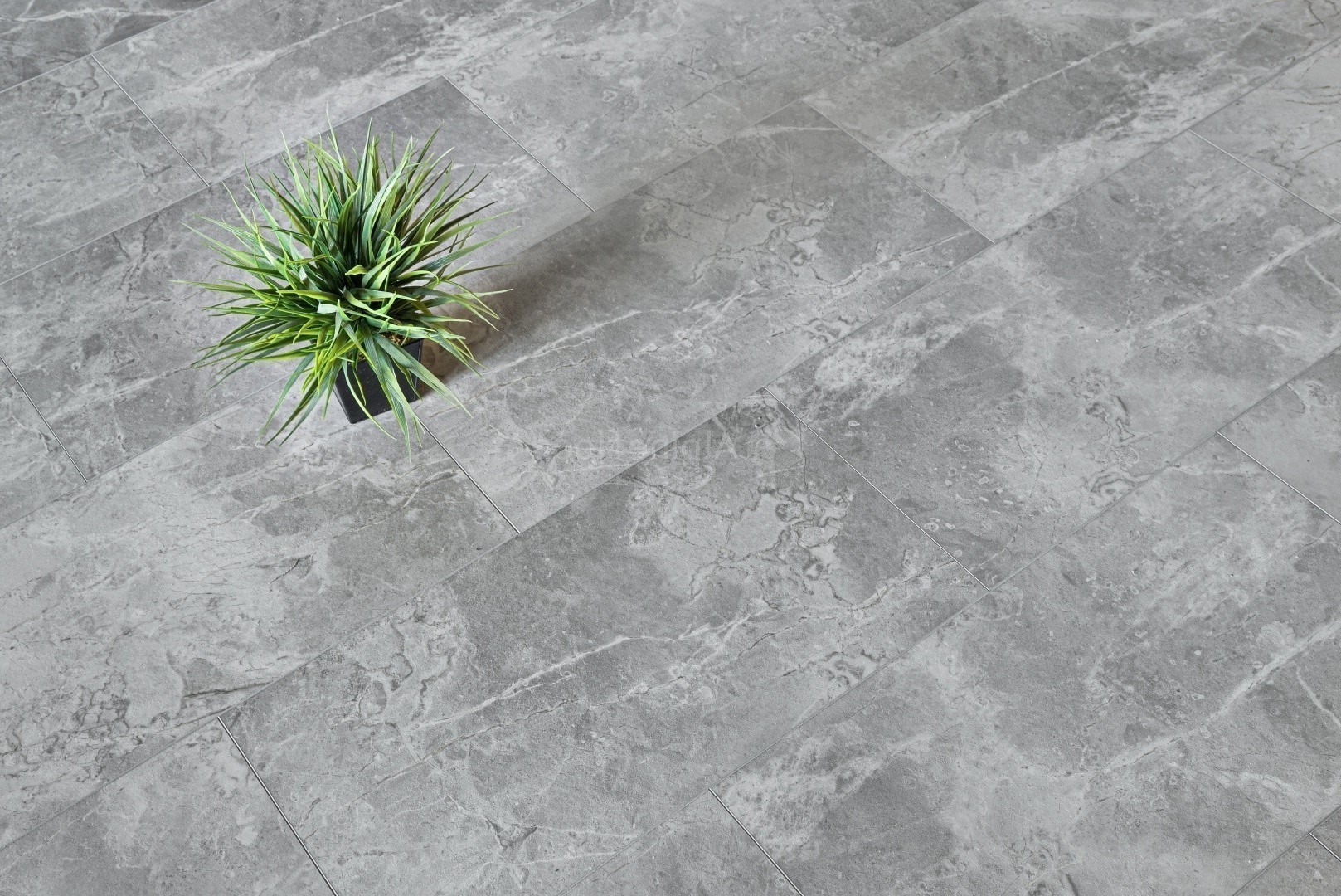 Кварцвиниловая плитка Alpine Floor клеевая Light Stone Ваймеа ECO 15-3 608×303×2,5 фото в интерьере