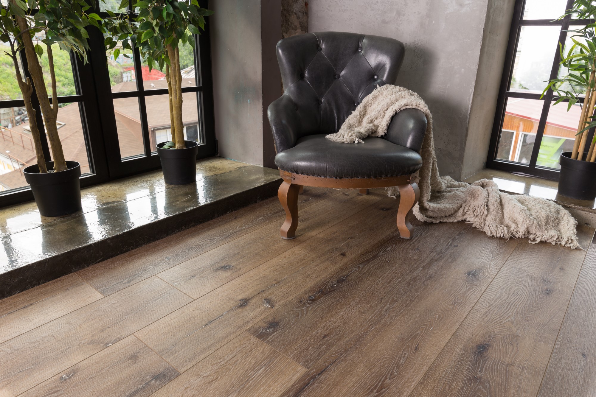 Кварцвиниловый SPC ламинат Aquafloor RealWood XL AF8003XL 1524×228×8 фото в интерьере