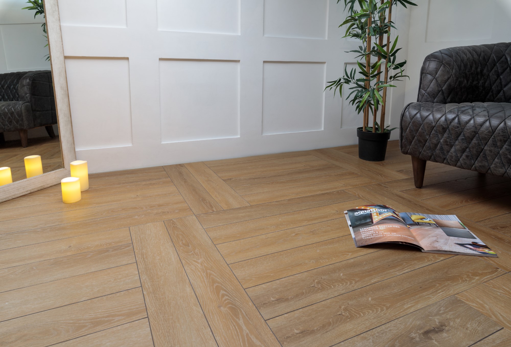 Кварцвиниловый SPC ламинат Aquafloor Parquet Plus AF6020PQ венгерская елка 720×120×7 фото в интерьере