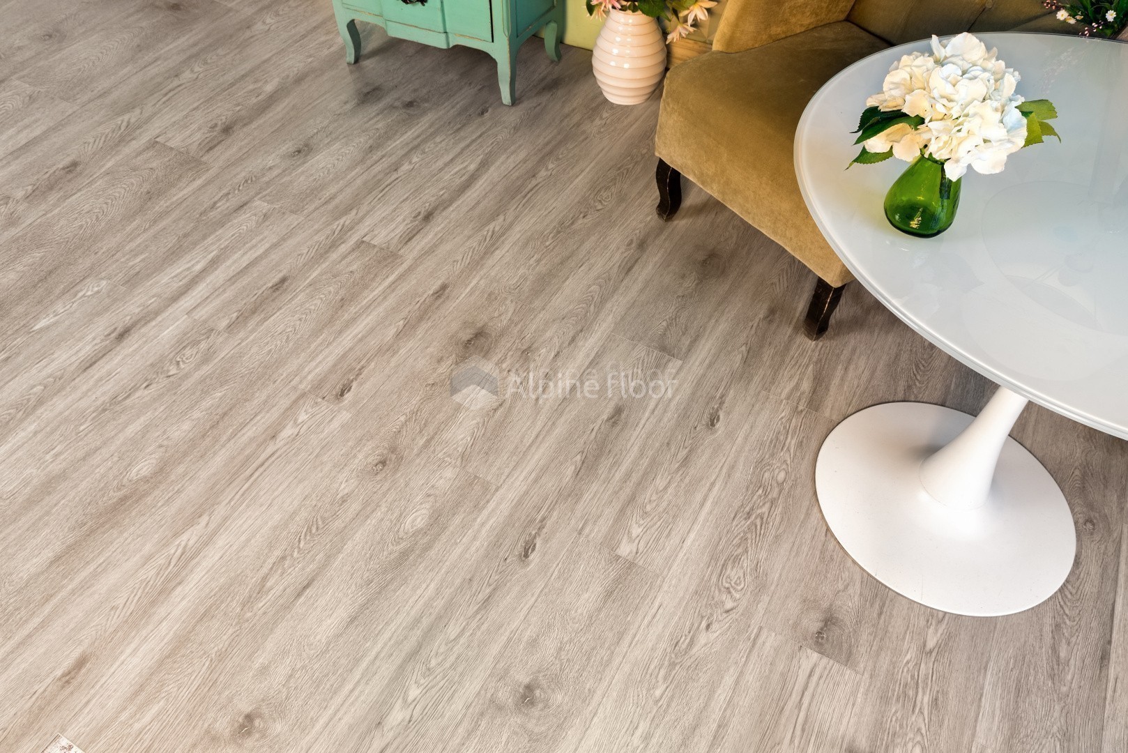 Кварцвиниловый SPC ламинат Alpine Floor Grand Sequoia Superior Aba Атланта ECO 11-203 1220×183×8 фото в интерьере