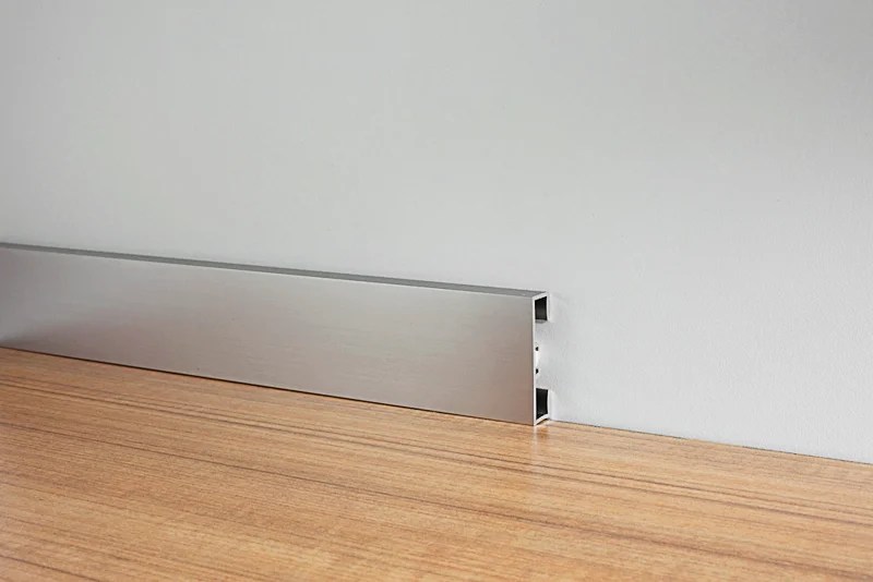 Плинтус алюминиевый Modern Decor C-60 серебро матовое 2950×60×10 фото в интерьере Плинтус алюминиевый Modern Decor C-60 серебро матовое 2950×60×10 фото в интерьере