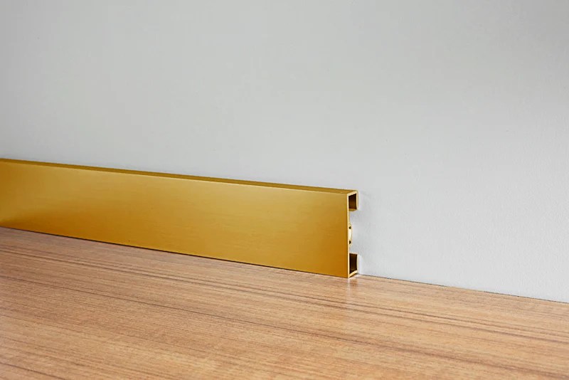 Плинтус алюминиевый Modern Decor C-40 золото матовое 2950×40×10 Плинтус алюминиевый Modern Decor C-40 золото матовое 2950×40×10