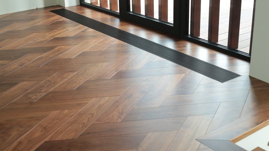 Инженерная доска HM Flooring Орех американский Diamond селект итальянская елка 550×150×14 Инженерная доска HM Flooring Орех американский Diamond селект итальянская елка 550×150×14