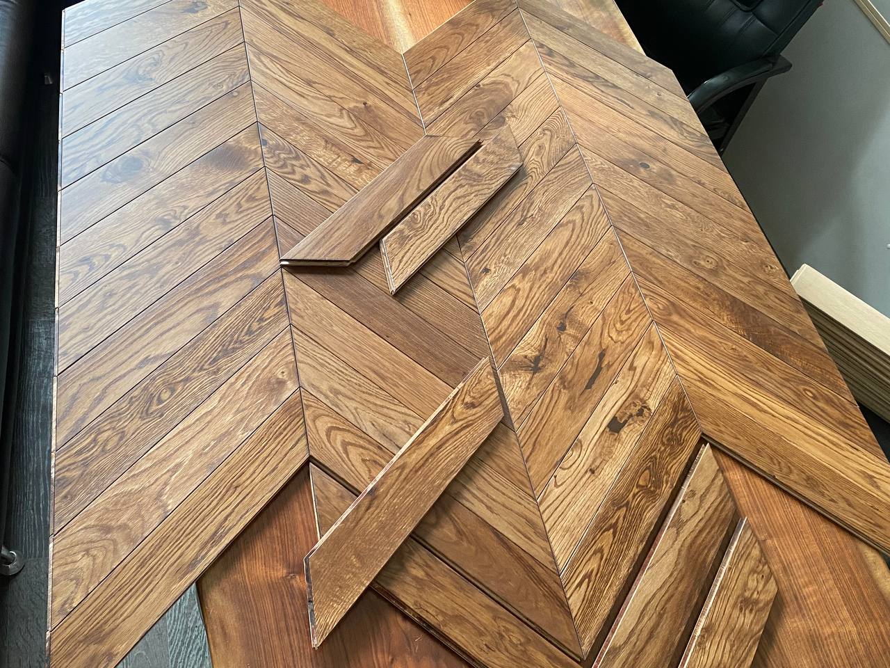 Инженерная доска Епаркет Дуб Орех рустик лак французская елка 640×120×15