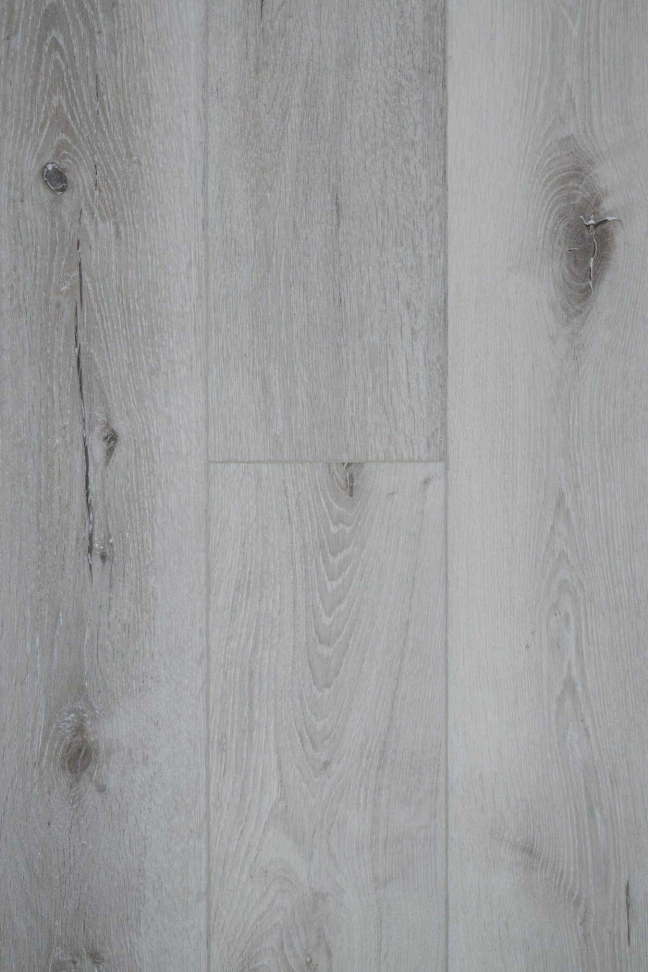 Кварцвиниловый SPC ламинат Damy Floor Family Дуб Классический Серый T7020-2 1220×180×4