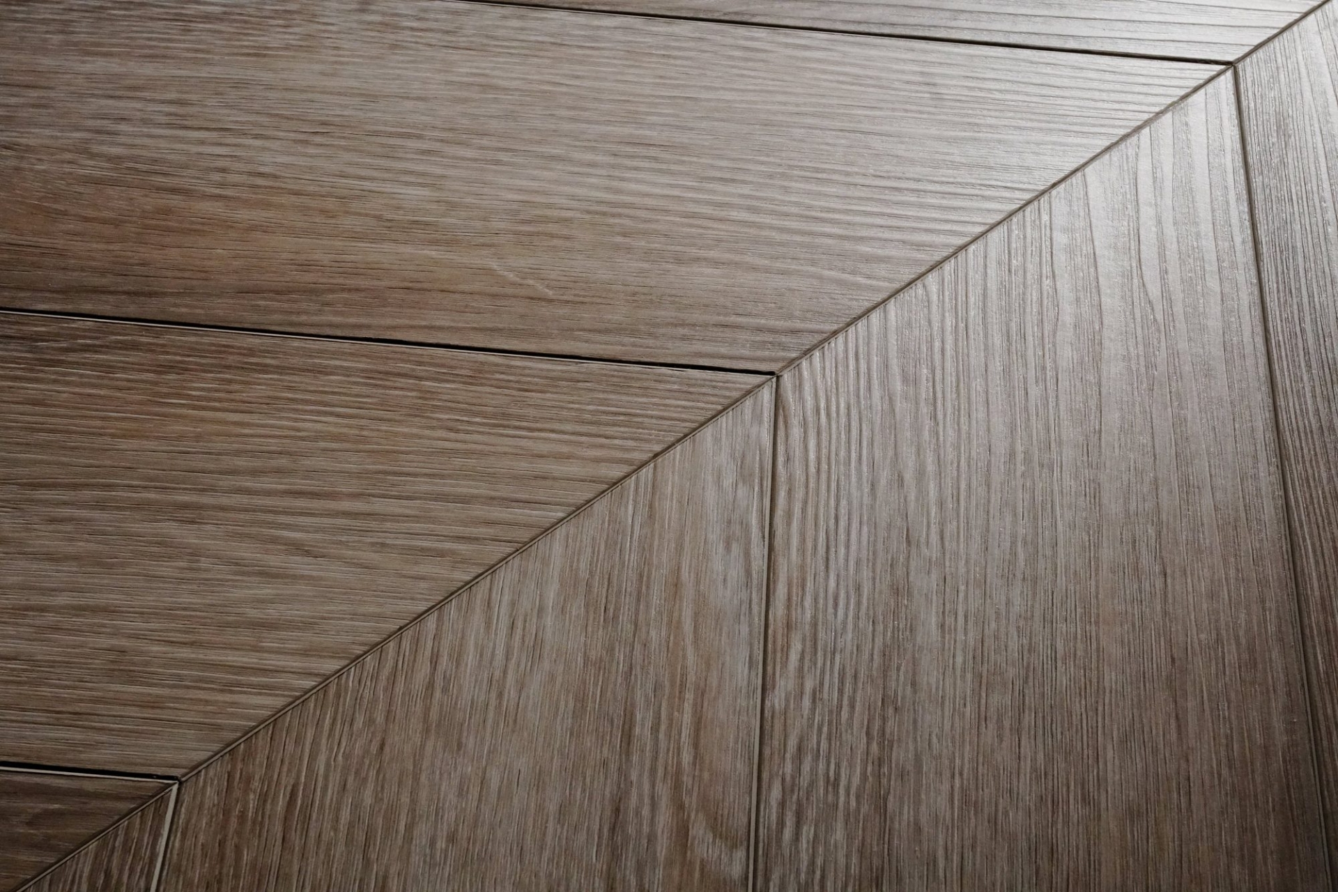 Кварцвиниловый SPC ламинат Damy Floor Chevron Пале-Рояль DF02-Ch французская елка 600×127×5
