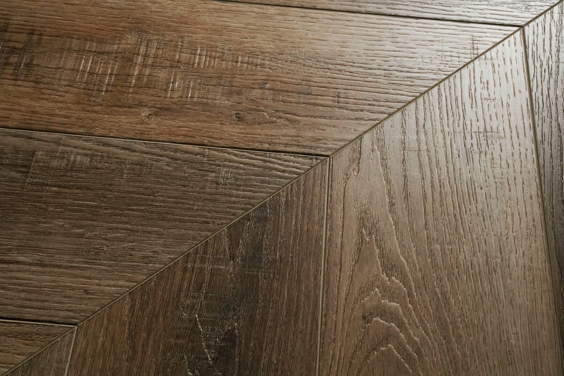 Кварцвиниловый SPC ламинат Damy Floor Chevron Амбуаз DF06-Ch французская елка 600×127×5