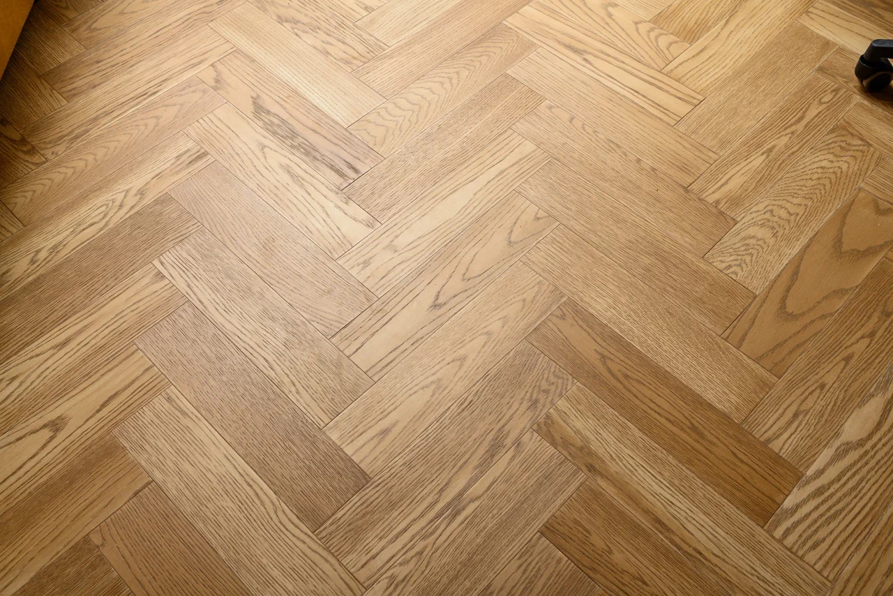 Композитная паркетная доска Quartz Parquet Штучный паркет Дуб Карельский 44-419 венгерская елка 400×100×5 Композитная паркетная доска Quartz Parquet Штучный паркет Дуб Карельский 44-419 венгерская елка 400×100×5