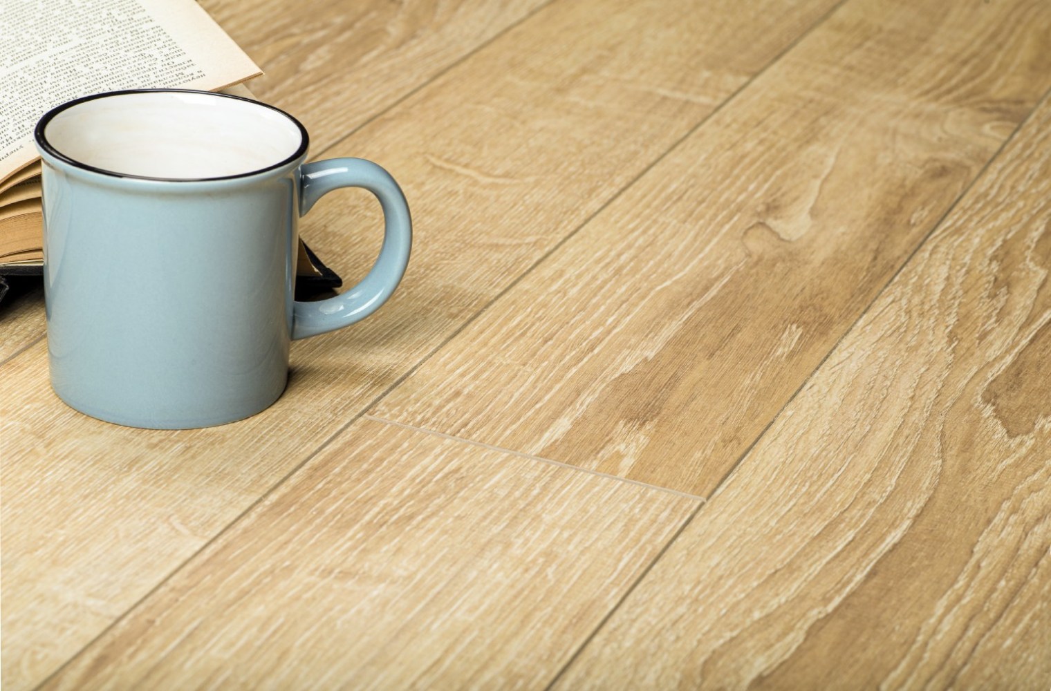 Ламинат Homflor Strong Canaries Oak 621 1286×214×12 фото в интерьере Ламинат Homflor Strong Canaries Oak 621 1286×214×12 фото в интерьере