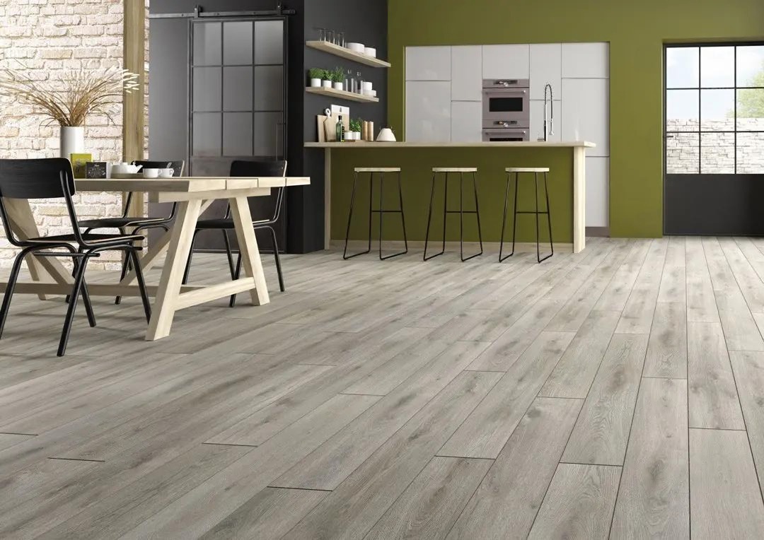 Ламинат Homflor Distingo Long Island 536 1286×172×10 фото в интерьере Ламинат Homflor Distingo Long Island 536 1286×172×10 фото в интерьере