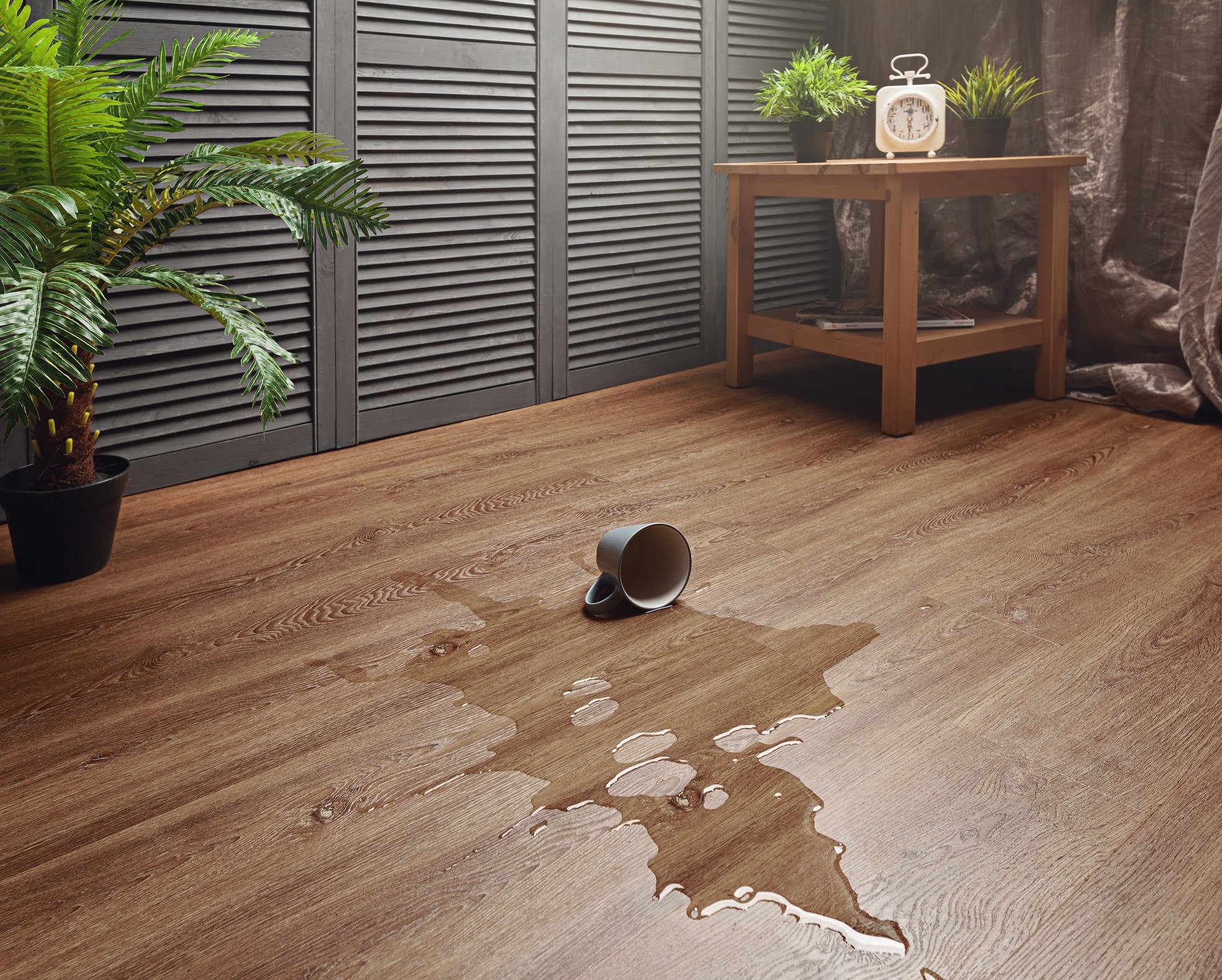 Кварцвиниловый SPC ламинат Aquafloor RealWood AF6051 1220×178×6 фото в интерьере