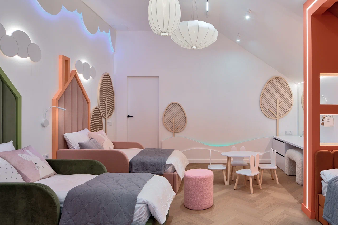 Композитная паркетная доска Quartz Parquet Штучный паркет Дуб Бисквитный 44-1258-07 венгерская елка 400×100×5 фото в интерьере Композитная паркетная доска Quartz Parquet Штучный паркет Дуб Бисквитный 44-1258-07 венгерская елка 400×100×5 фото в интерьере