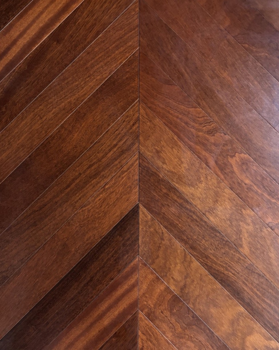 Инженерная доска Wood Bee Сапели Sapele ABC французская елка 510×92×12