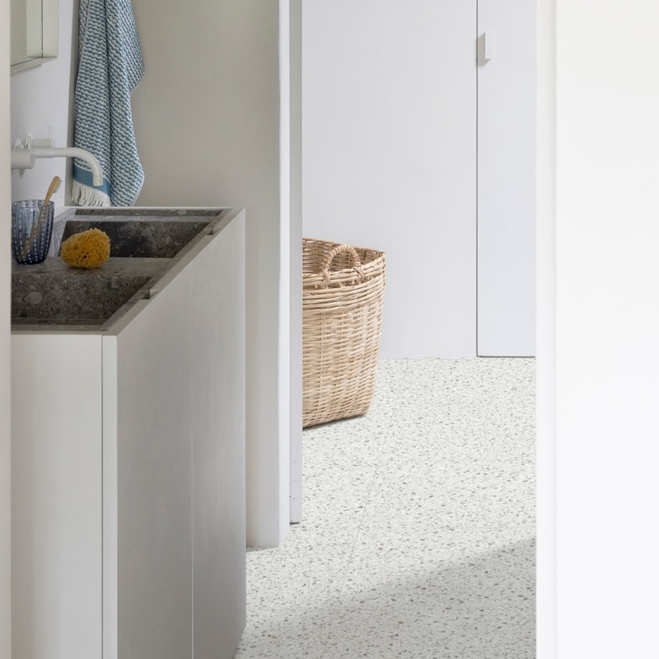 Кварцвиниловая плитка Moduleo клеевая Roots Lugano 46910 493×493×2,5 фото в интерьере Кварцвиниловая плитка Moduleo клеевая Roots Lugano 46910 493×493×2,5 фото в интерьере