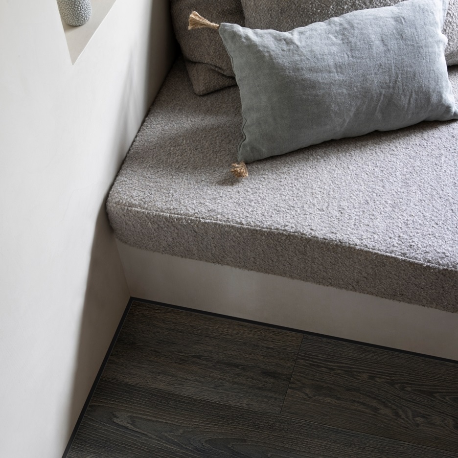 Кварцвиниловая плитка Moduleo клеевая Roots Galtymore Oak 86972 1498×214×2,5 фото в интерьере Кварцвиниловая плитка Moduleo клеевая Roots Galtymore Oak 86972 1498×214×2,5 фото в интерьере