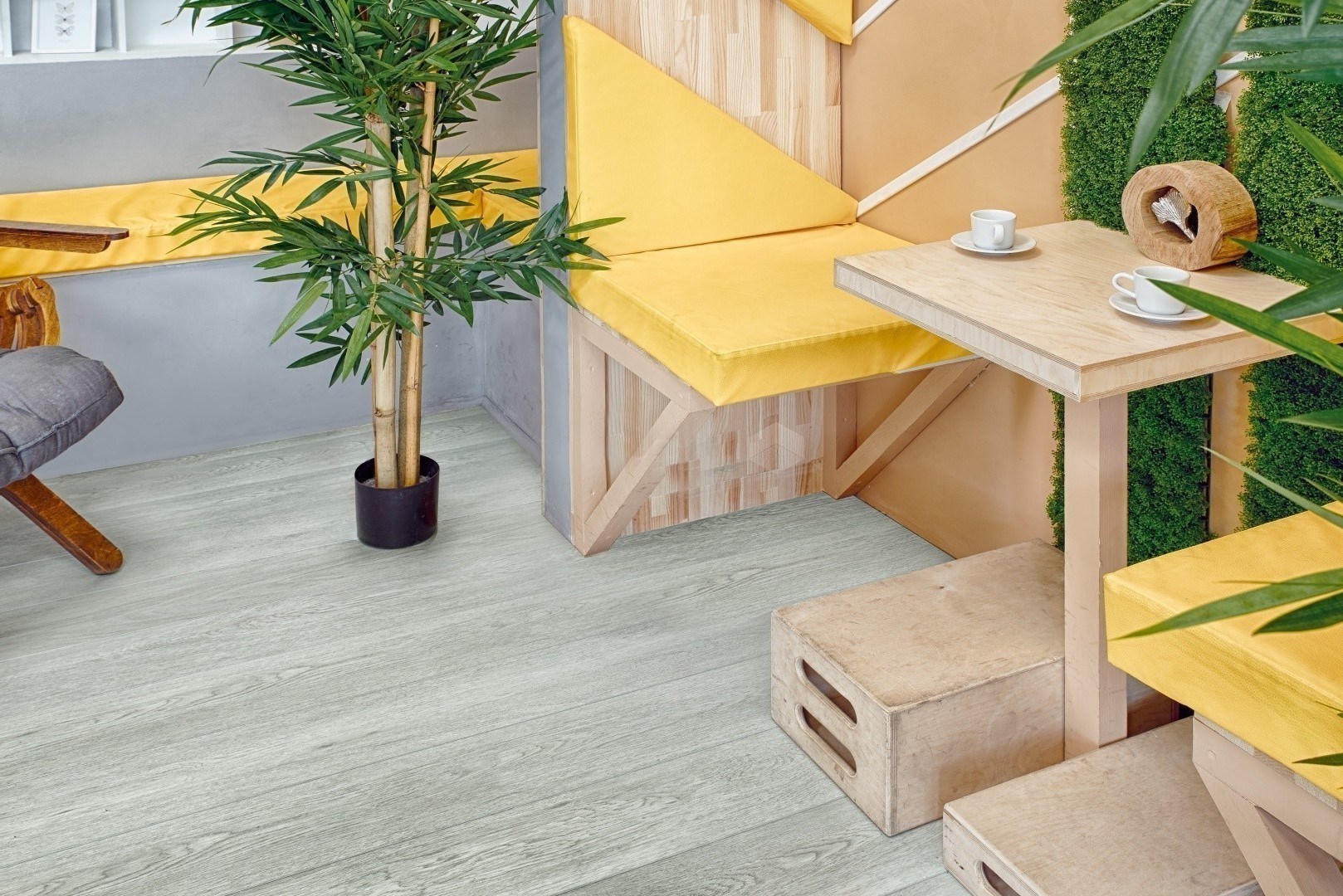 Кварцвиниловая плитка Alpine Floor клеевая Grand Sequoia LVT Сагано ECO 11-2202 1219,2×184,15×2,5 фото в интерьере