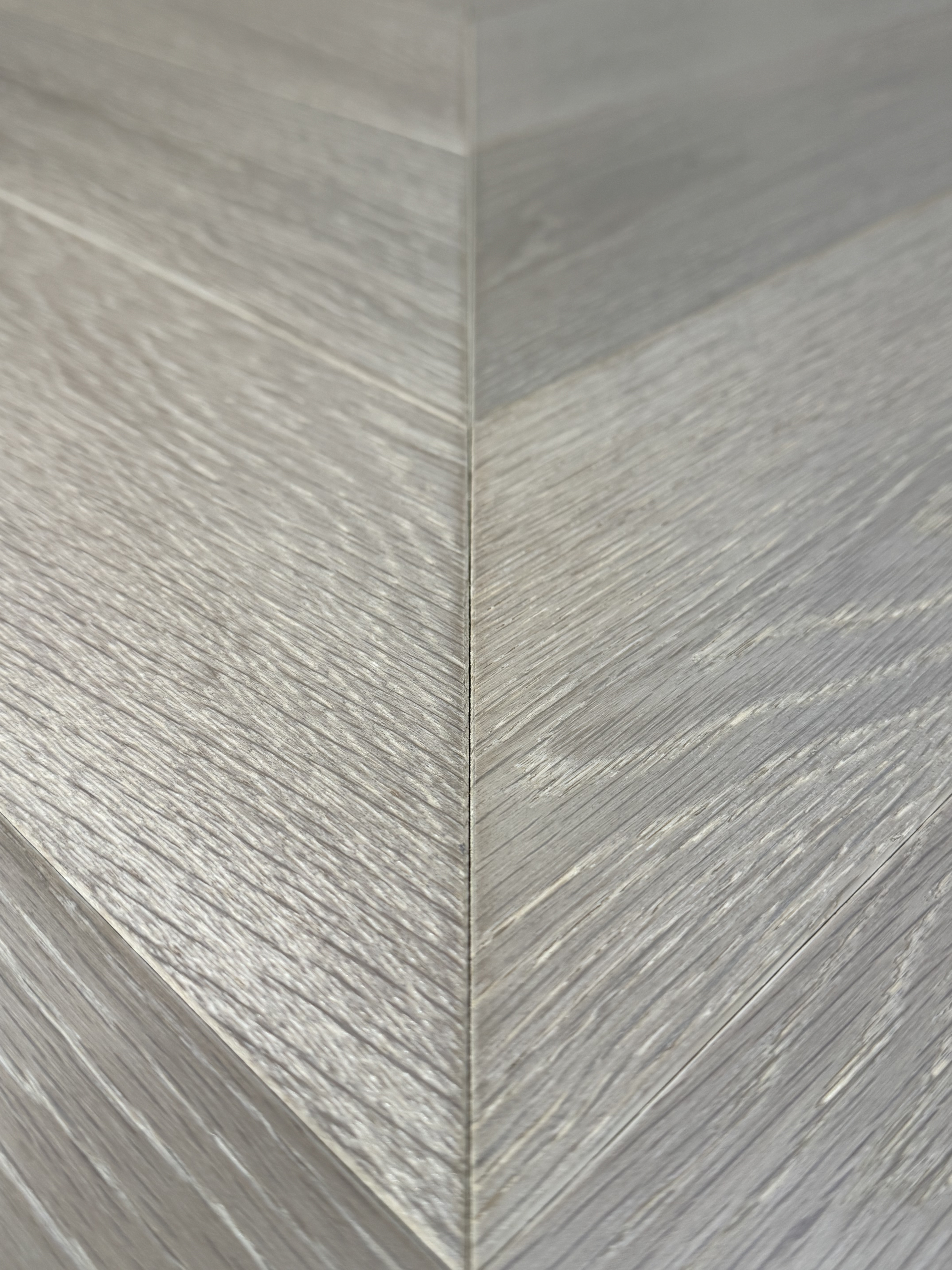 Инженерная доска HM Flooring Дуб Pearl Прайм французская елка 460×125×14 Инженерная доска HM Flooring Дуб Pearl Прайм французская елка 460×125×14