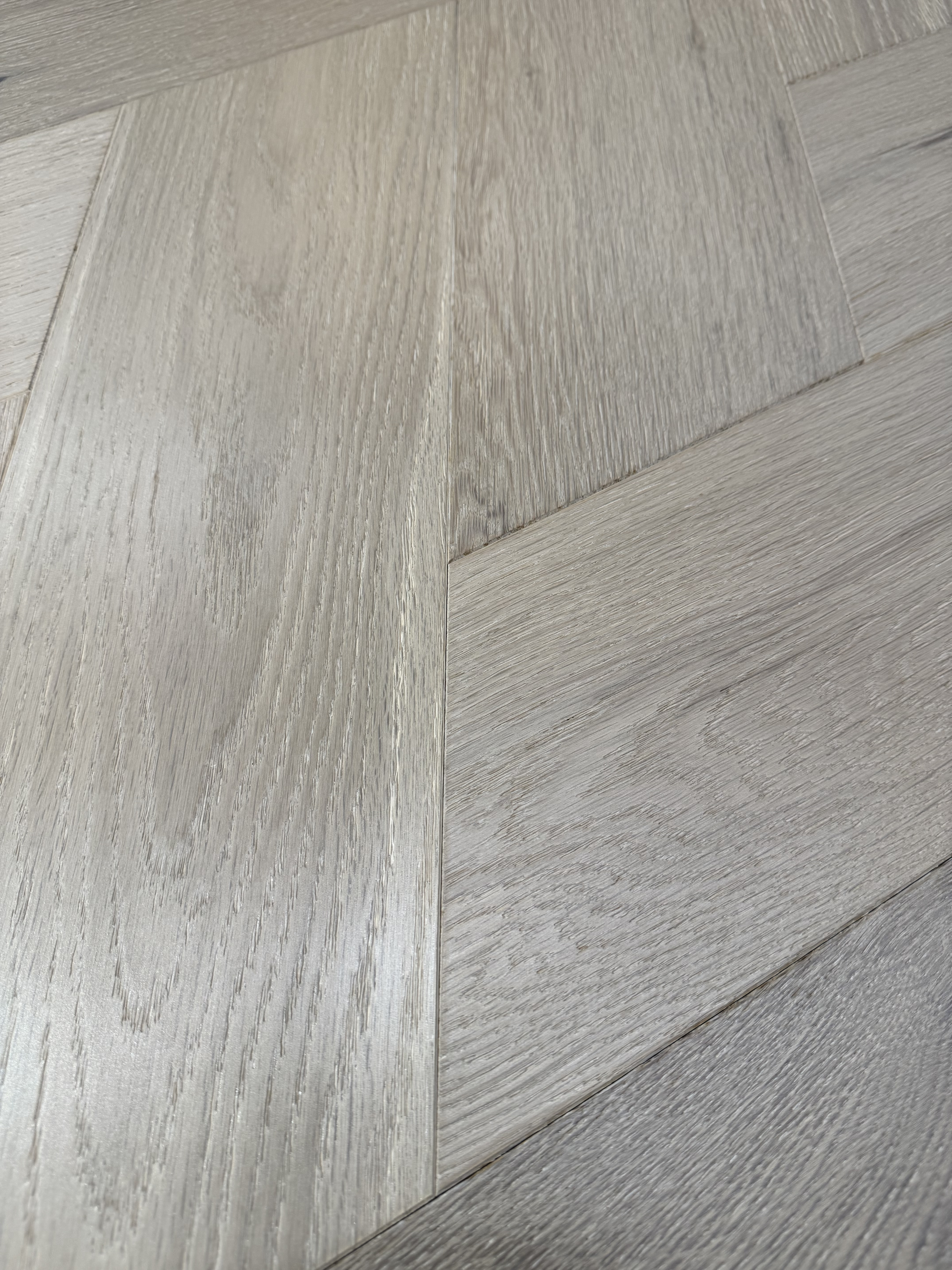 Инженерная доска HM Flooring Дуб Diamond Ginestra прайм итальянская елка 530×150×14 Инженерная доска HM Flooring Дуб Diamond Ginestra прайм итальянская елка 530×150×14