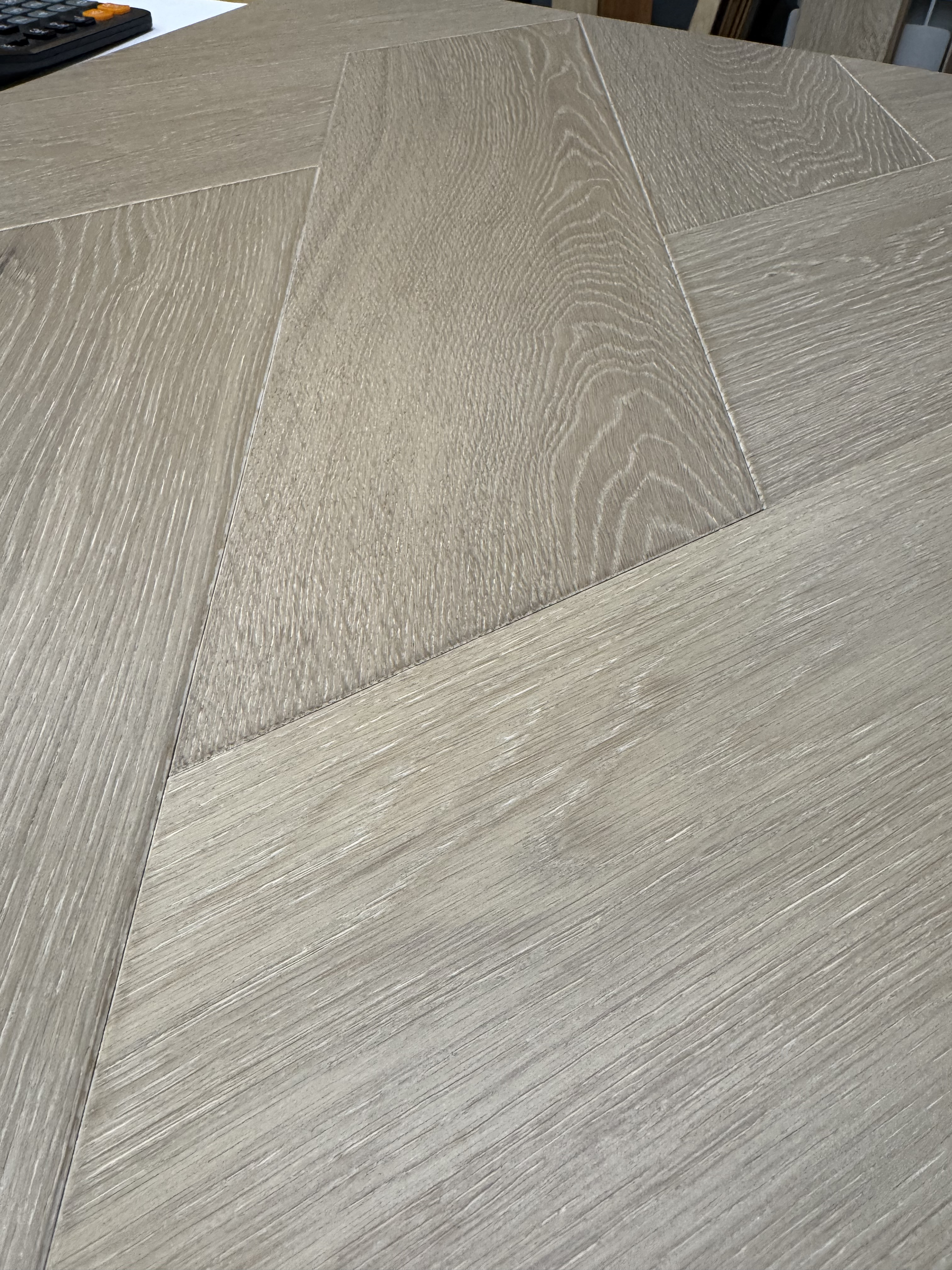Инженерная доска HM Flooring Дуб Diamond Sugar прайм итальянская елка 530×150×14 Инженерная доска HM Flooring Дуб Diamond Sugar прайм итальянская елка 530×150×14