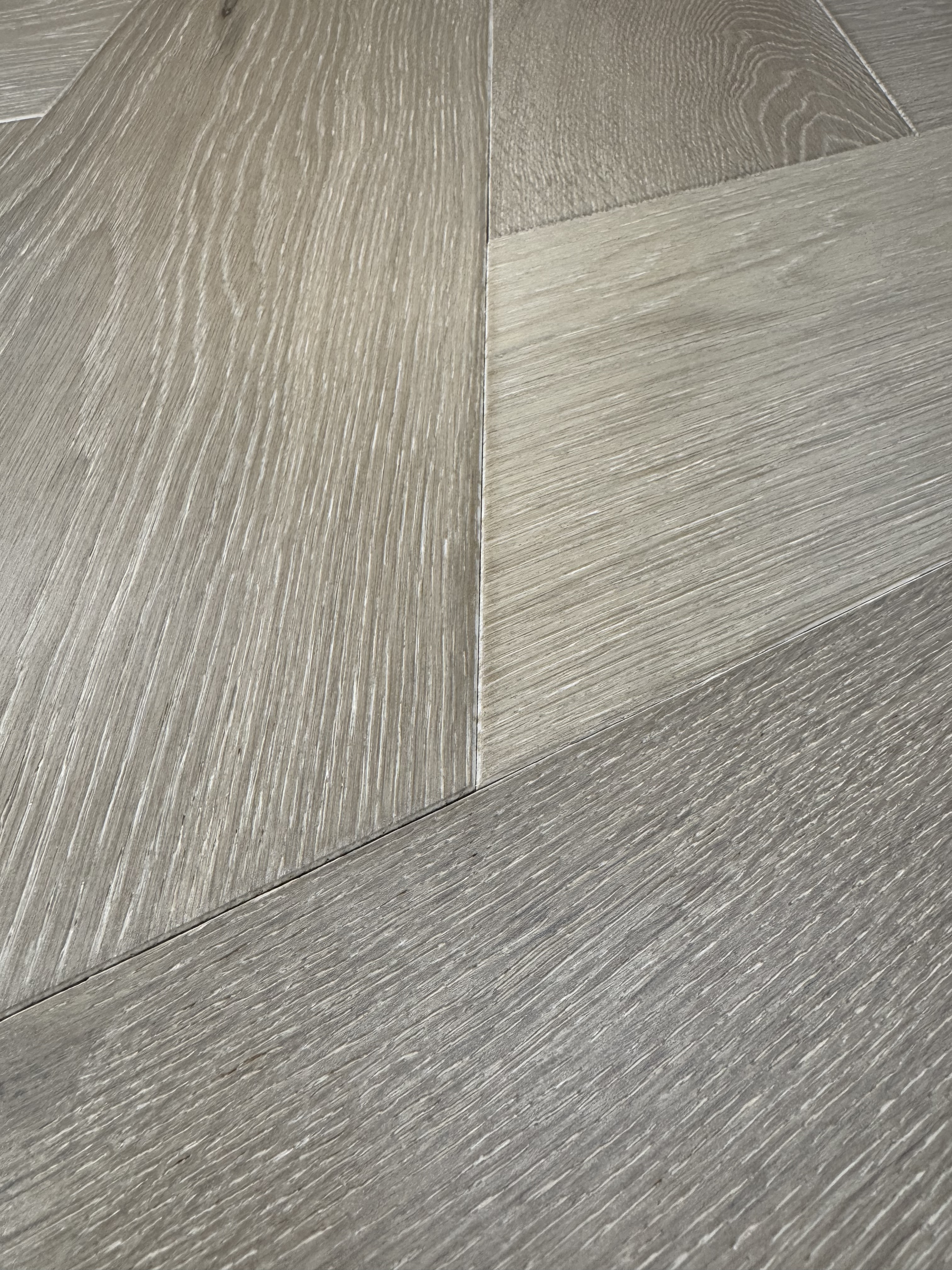 Инженерная доска HM Flooring Дуб Diamond Sugar прайм итальянская елка 530×150×14 Инженерная доска HM Flooring Дуб Diamond Sugar прайм итальянская елка 530×150×14