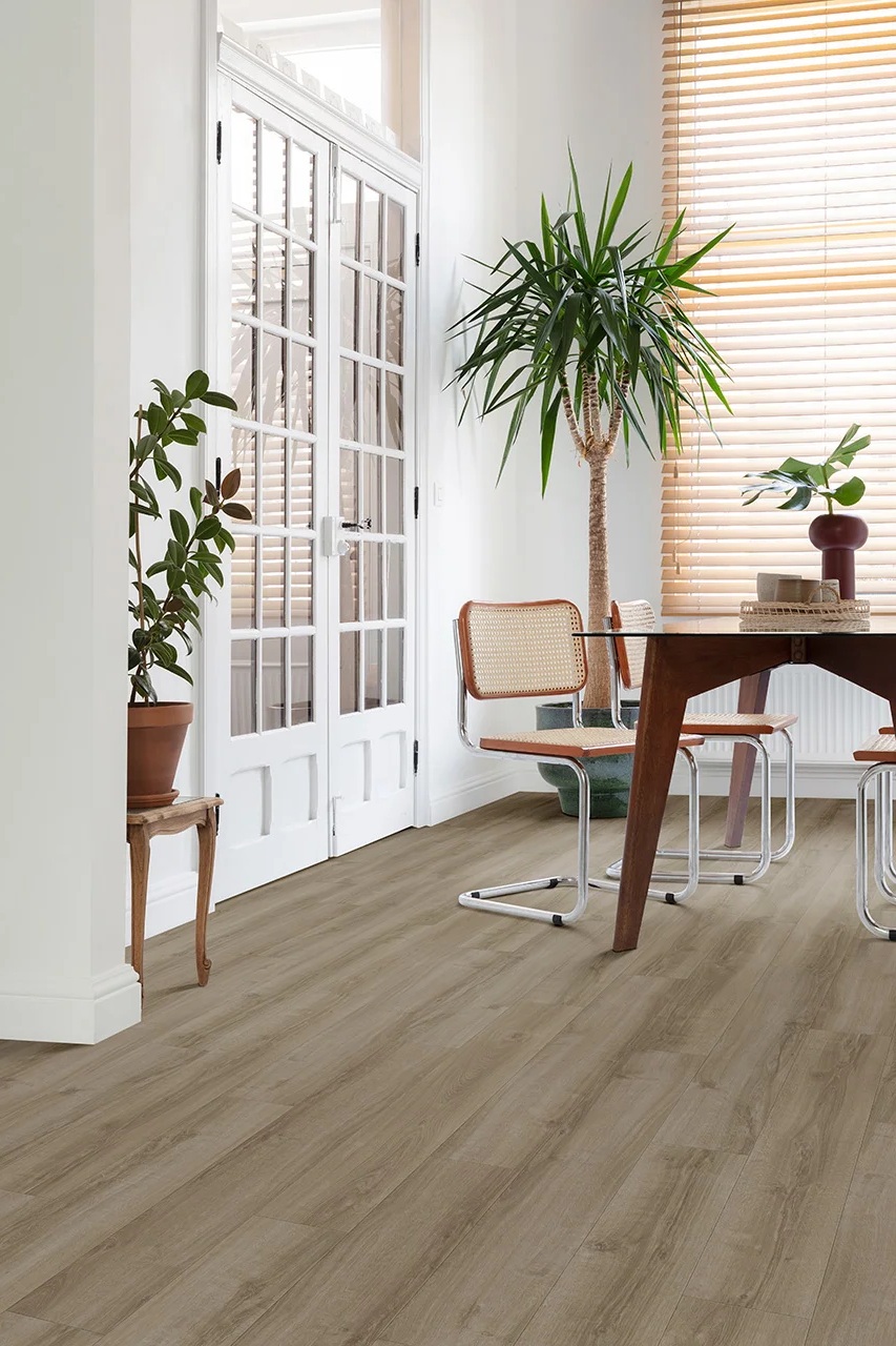 Кварцвиниловый SPC ламинат Adelar Eterna Summer Oak 05859 400087746 1220×181×5 фото в интерьере