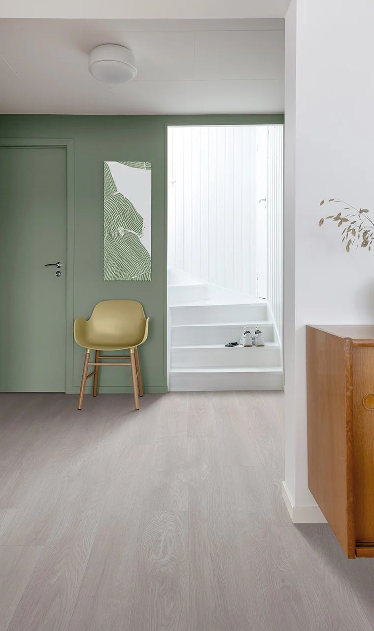 Кварцвиниловый SPC ламинат Adelar Eterna Acoustic Somerset Oak 05906 400087679 1220×181×6 фото в интерьере