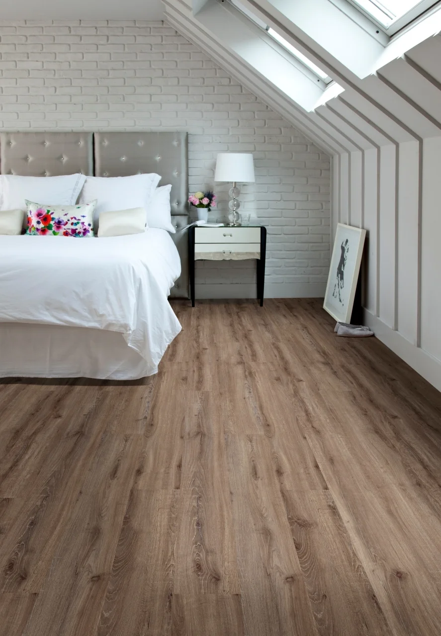 Кварцвиниловый SPC ламинат Adelar Solida European Oak 04870 400087417 1219×178×4 фото в интерьере