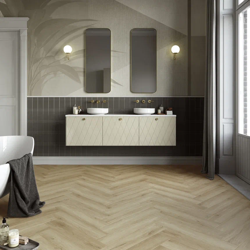 Кварцвиниловый SPC ламинат Invictus Maximus Herringbone River Oak Silt венгерская елка 743×145×5 фото в интерьере