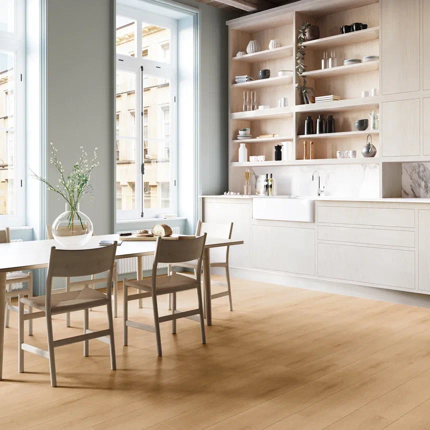 Кварцвиниловая плитка Invictus клеевая Primus Plank Cashmere Oak Sunny 1500×228×2 фото в интерьере