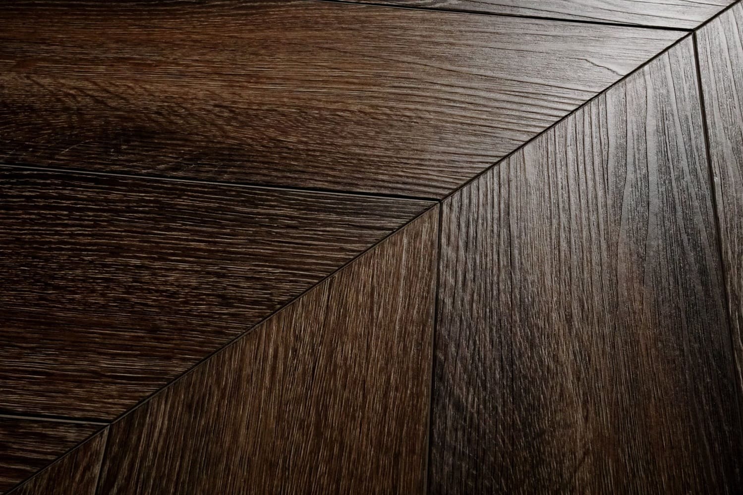 Кварцвиниловая плитка Damy Floor клеевая Chevron LVT Лувр DF04-Ch-LVT французская елка 600×127×2,5