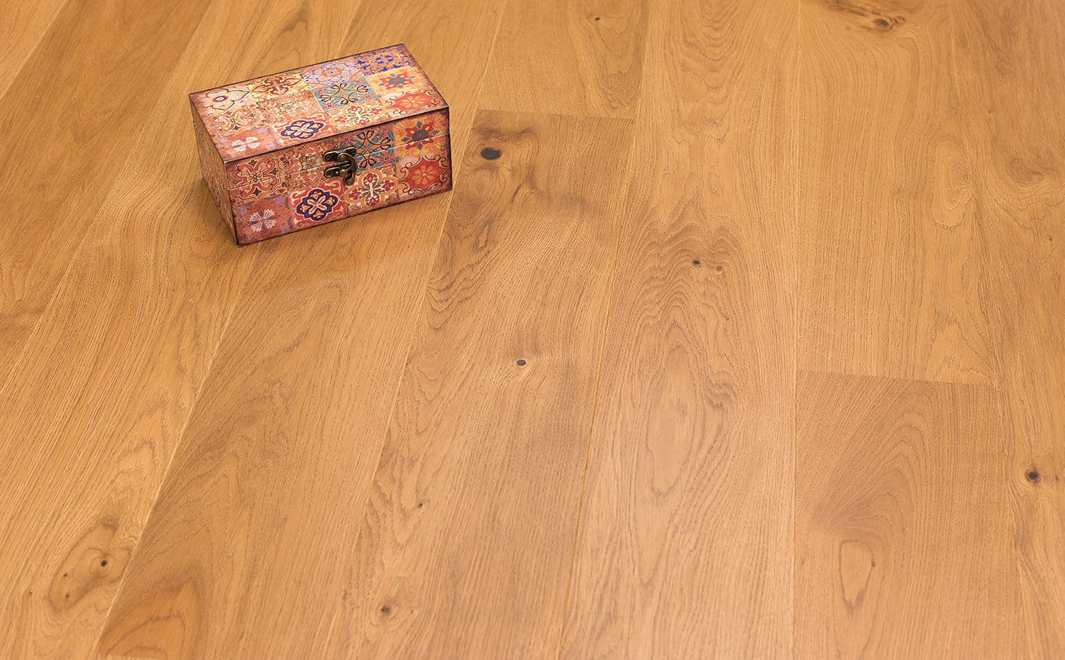 Паркетная доска Polarwood Elegance Дуб Premium 188 Noble Brown 10111208A6155124 кантри 2000x188x14 фото в интерьере